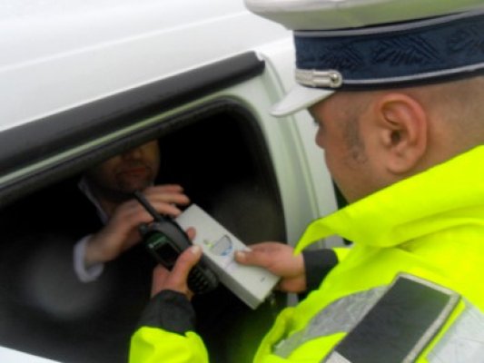 Fără permis şi beat la volan: a produs un accident rutier pe Dezrobirii